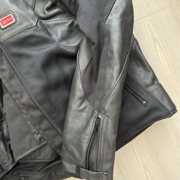 ALPINESTARS TECHNO APRILIA 
Mens Leather Motorbike Jacket Size L - Picture 6 of 10